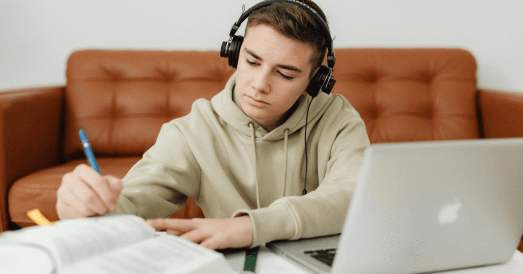 Estudiar online para mejorar la empleabilidad